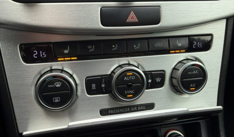 Volkswagen Passat Alltrack Klimatronic 2-stref, Skóra, Podgrz. fotele, 2 kpl. kół, Navi, Xenon full