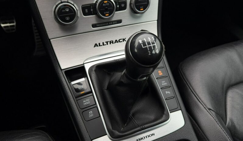 Volkswagen Passat Alltrack Klimatronic 2-stref, Skóra, Podgrz. fotele, 2 kpl. kół, Navi, Xenon full