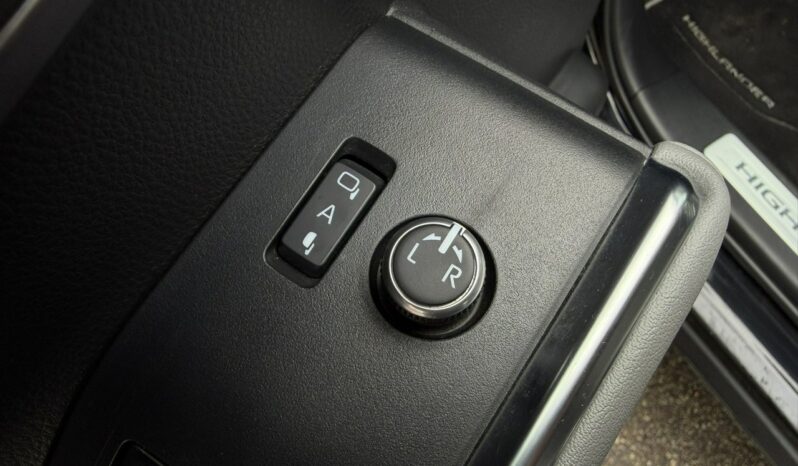 Toyota Highlander Hybryda, 4×4, Podgrz + wentyl. fotele, Hak, 7 osobowy, Klimatronic 3x full