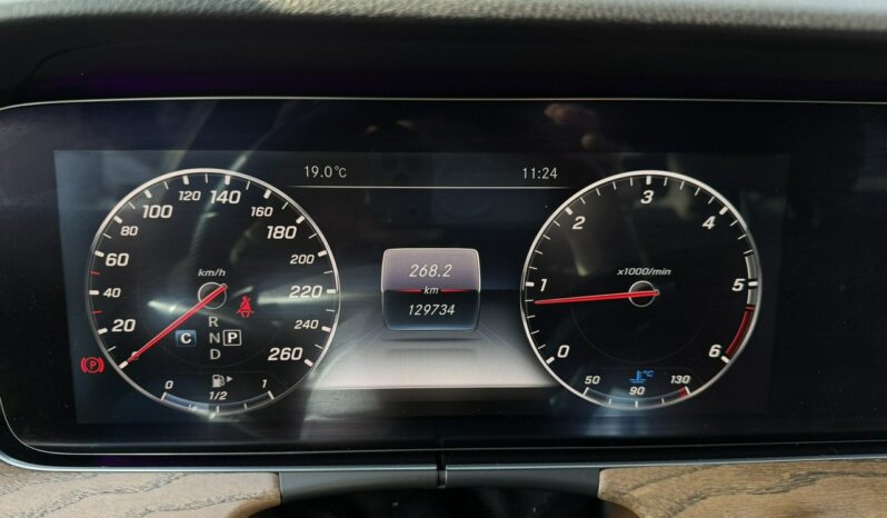 Mercedes E 220 Klimatronic 2-stref, Hak, Skóra, Podgrz. fotele, CarPlay/AndroidAuto full