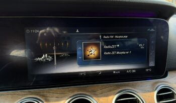 Mercedes E 220 Klimatronic 2-stref, Hak, Skóra, Podgrz. fotele, CarPlay/AndroidAuto full