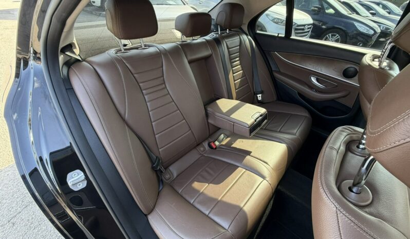 Mercedes E 220 Klimatronic 2-stref, Hak, Skóra, Podgrz. fotele, CarPlay/AndroidAuto full