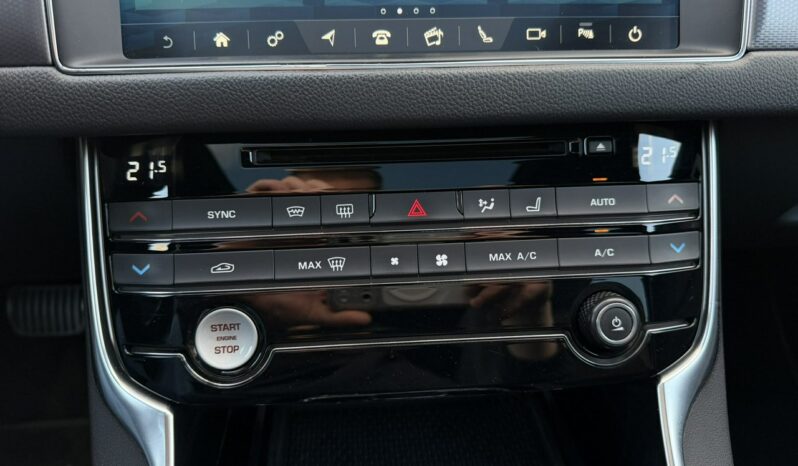 Jaguar XF Klimatronic 2-stref, Podgrz. fotele + kierownica, CarPlay/AndroidAuto full