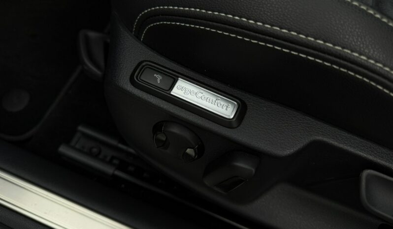 Volkswagen Passat Klimatronic 3-stref, Podgrz. fotele, Podgrz. szyba, Skóra/Alcantara full