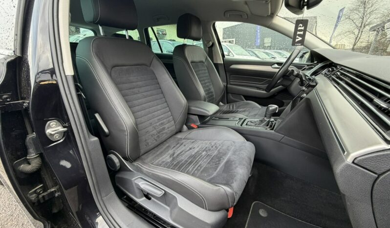 Volkswagen Passat Klimatronic 3-stref, Podgrz. fotele, Podgrz. szyba, Skóra/Alcantara full