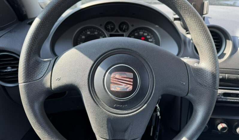 Seat Ibiza Dwa komplety kół, Radio, Wspomaganie kierownicy, ABS full