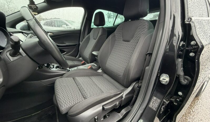 Opel Astra Klimatronic 2-stref, Podgrz. fotele przód i tył + kierownica, CarPlay full