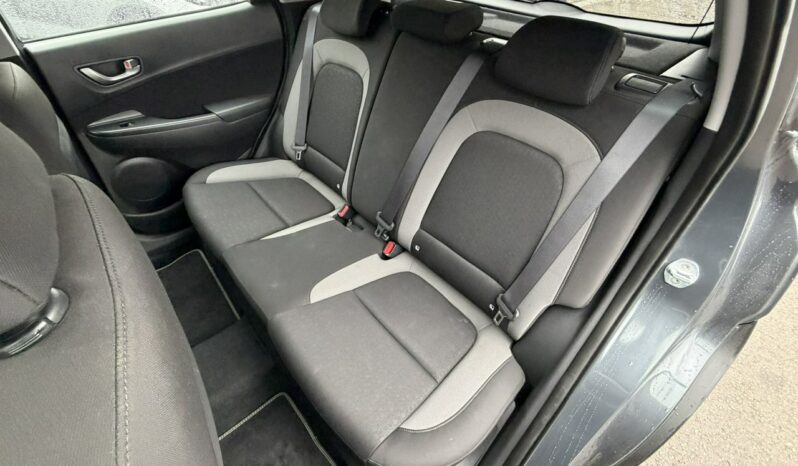 Hyundai Kona Klimatronic, PDC, Kamera cofania, Navi, CarPlay/AndroidAuto full