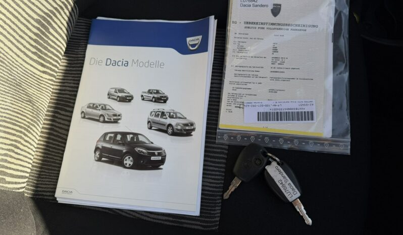 Dacia Sandero Klimatyzacja, Ele szyby, Wspomaganie, Centralny zamek, 2 kpl. kół full
