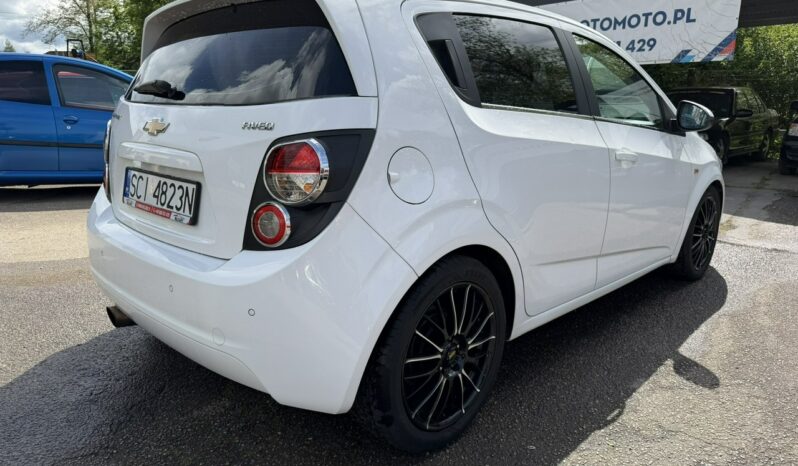 Chevrolet Aveo Klimatyzacja, 2 kpl. kół, Podgrzewane fotele, Alu 17″, Czujniki parkow full