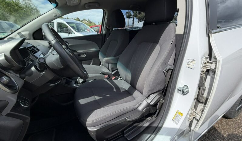 Chevrolet Aveo Klimatyzacja, 2 kpl. kół, Podgrzewane fotele, Alu 17″, Czujniki parkow full