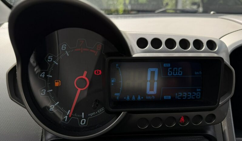 Chevrolet Aveo Klimatyzacja, 2 kpl. kół, Podgrzewane fotele, Alu 17″, Czujniki parkow full