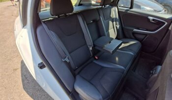 Volvo V60 V60 2.0 D3 Momentum, Webasto, Bluetooth, Hak, PDC, Bi-Xenon full