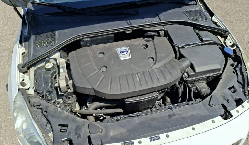 Volvo V60 V60 2.0 D3 Momentum, Webasto, Bluetooth, Hak, PDC, Bi-Xenon full