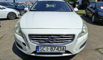 Volvo V60 V60 2.0 D3 Momentum, Webasto, Bluetooth, Hak, PDC, Bi-Xenon full