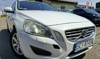 Volvo V60 V60 2.0 D3 Momentum, Webasto, Bluetooth, Hak, PDC, Bi-Xenon full