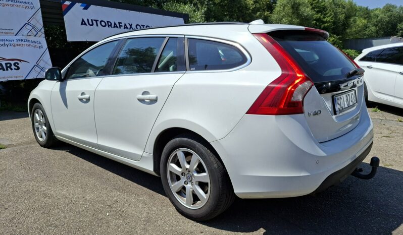 Volvo V60 V60 2.0 D3 Momentum, Webasto, Bluetooth, Hak, PDC, Bi-Xenon full