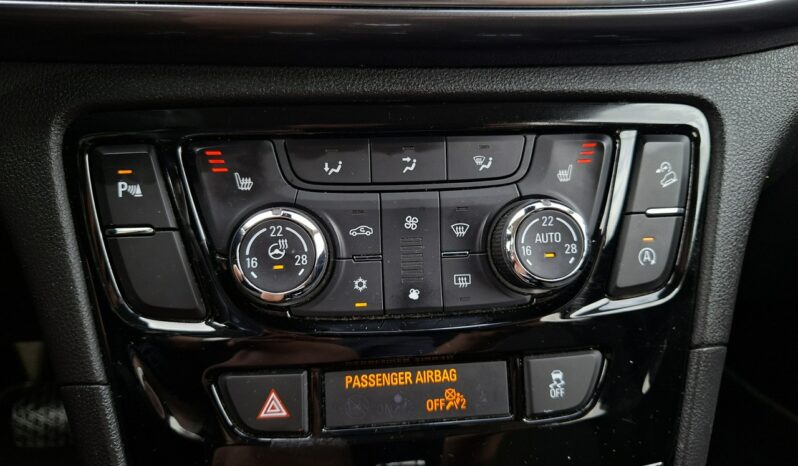 Opel Mokka X 4×4, Automat, Klimatronic 2-stref, Podgrz fotele i kierownica, CarPlay full