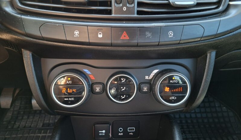 Fiat Tipo Klimatyzacja automatyczna, UConnect, Bluetooth, PDC, 2 kpl. kół full