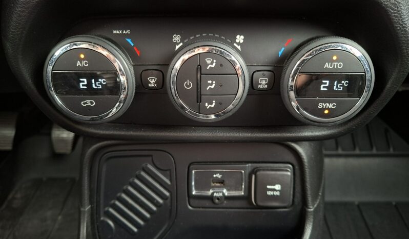 Jeep Renegade Klimatronic 2-stref, Nawigacja, Przyciemniane szyby, Ele szyby 4x full