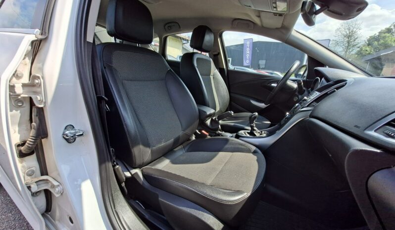 Opel Astra Klimatyzacja automatyczna 2-stref, Bluetooth, AUX, USB, PDC 2x full