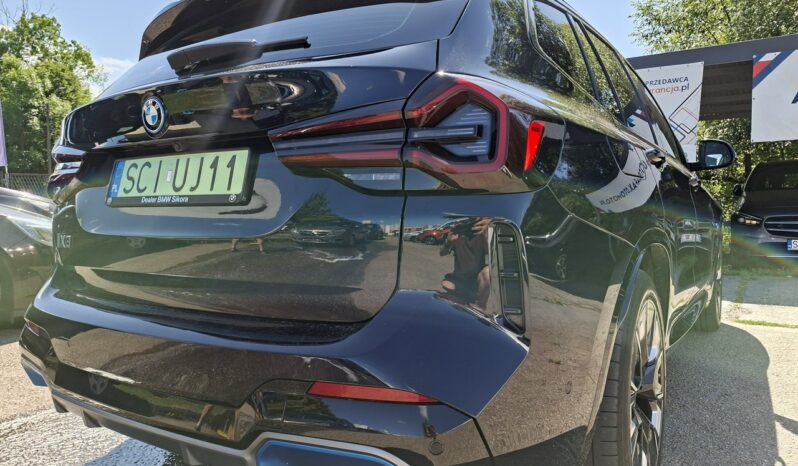 BMW iX3 FaceLift, LED, EDC, M Shadowline, Hak, HarmanKardon full
