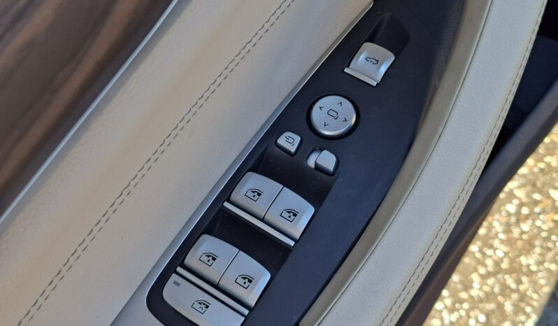 BMW iX3 FaceLift, LED, EDC, M Shadowline, Hak, HarmanKardon full