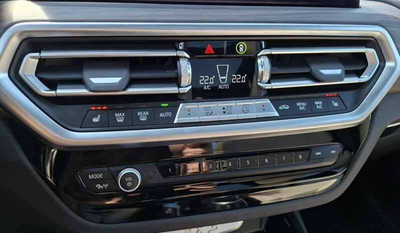 BMW iX3 FaceLift, LED, EDC, M Shadowline, Hak, HarmanKardon full