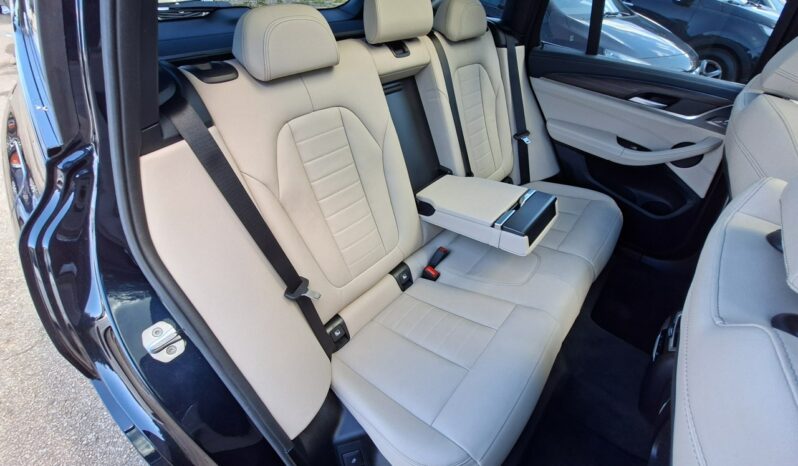 BMW iX3 FaceLift, LED, EDC, M Shadowline, Hak, HarmanKardon full