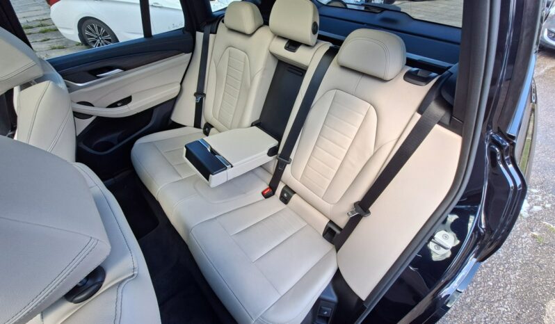BMW iX3 FaceLift, LED, EDC, M Shadowline, Hak, HarmanKardon full
