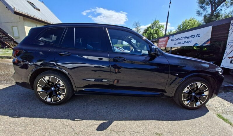 BMW iX3 FaceLift, LED, EDC, M Shadowline, Hak, HarmanKardon full
