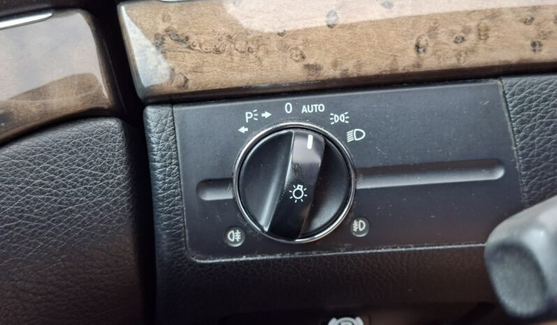 Mercedes E 220 Klimatronic 2-stref, Automat, Ele szyby 4x, Xenon, PDC 2x full