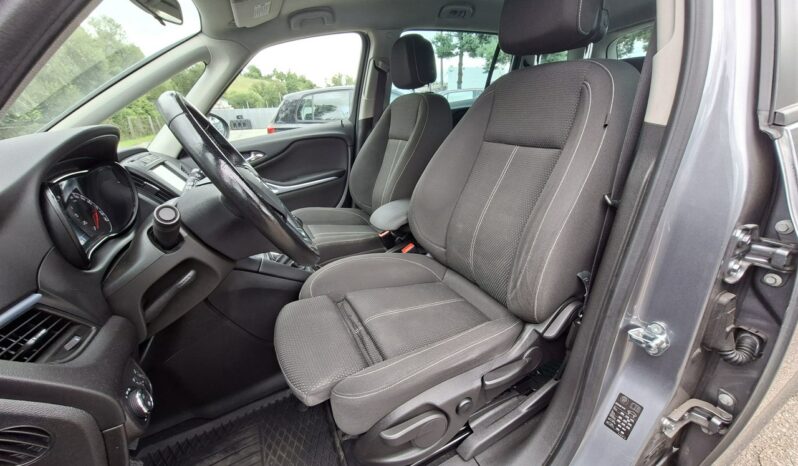 Opel Zafira Klimatyzacja, Podgrz. fotele + kierownica, Nawigacja, PDC 2x, Hak full
