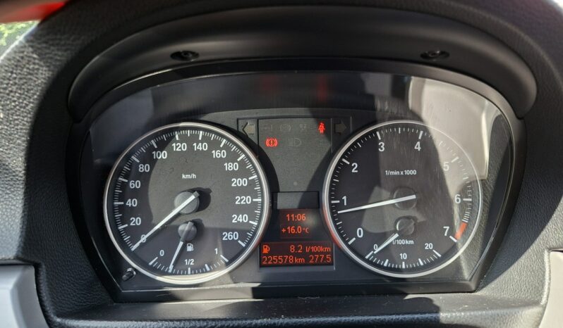 BMW 318 RWD, Klimatronic 2-stref., Podgrzewane fotele, Czujniki parkowania full