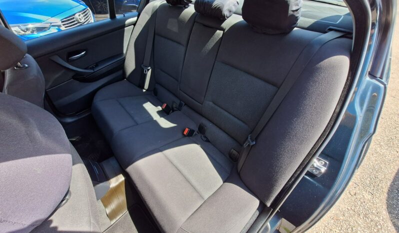 BMW 318 RWD, Klimatronic 2-stref., Podgrzewane fotele, Czujniki parkowania full