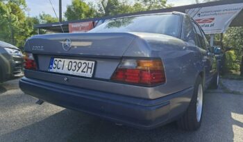 Mercedes E 200 Elektryczne szyby, Elektryczne lusterka, Skrzynia manualna full