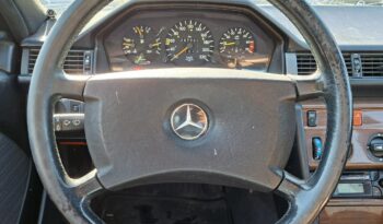 Mercedes E 200 Elektryczne szyby, Elektryczne lusterka, Skrzynia manualna full