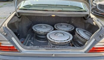 Mercedes E 200 Elektryczne szyby, Elektryczne lusterka, Skrzynia manualna full