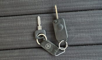 Mercedes E 200 Elektryczne szyby, Elektryczne lusterka, Skrzynia manualna full
