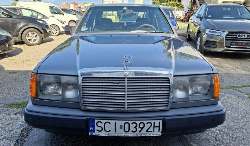 Mercedes E 200 Elektryczne szyby, Elektryczne lusterka, Skrzynia manualna full