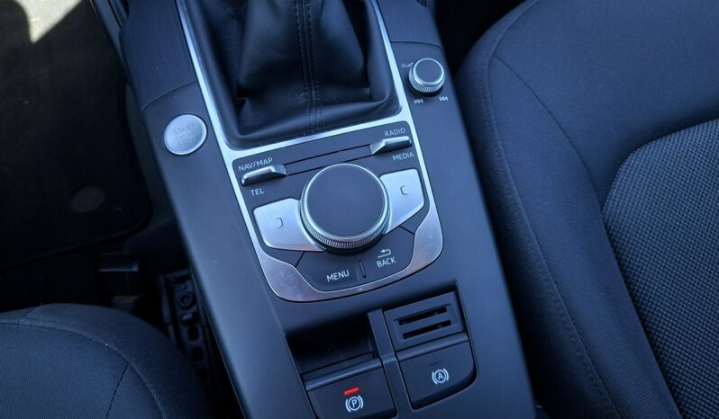 Audi A3 Limousine 1.5 TFSI ACT Sport, Klimatronic 2-stref, Nawigacja, PDC 2x full