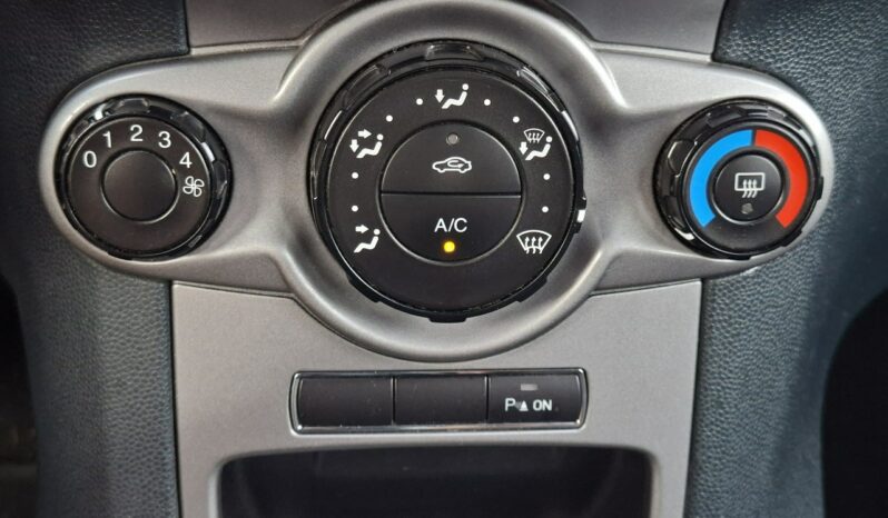 Ford Fiesta Klimatyzacja, Bluetooth, AUX, Ele szyby, Ele lusterka, PDC 2x full
