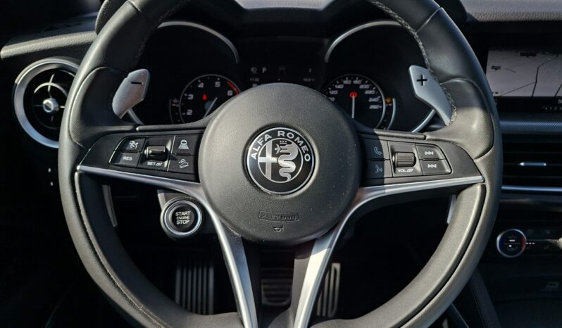 Alfa Romeo Stelvio Klimatronic 2-stref, Podgrz. fotele + kierownica, PL Salon, PDC 2x full