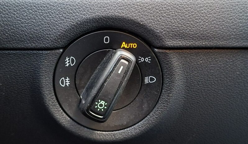 Škoda Octavia Klimatronic 2-stref, Podgrz. fotele, Hak, LED, PDC 2x, CarPlay full