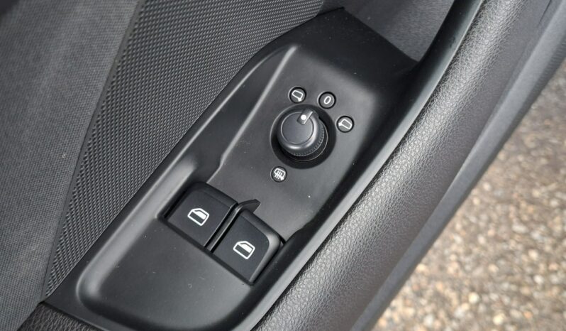 Audi A3 Klimatronic 2-stref, Podgrz. fotele, Navi, PDC, Bi-Xenon, Hak full